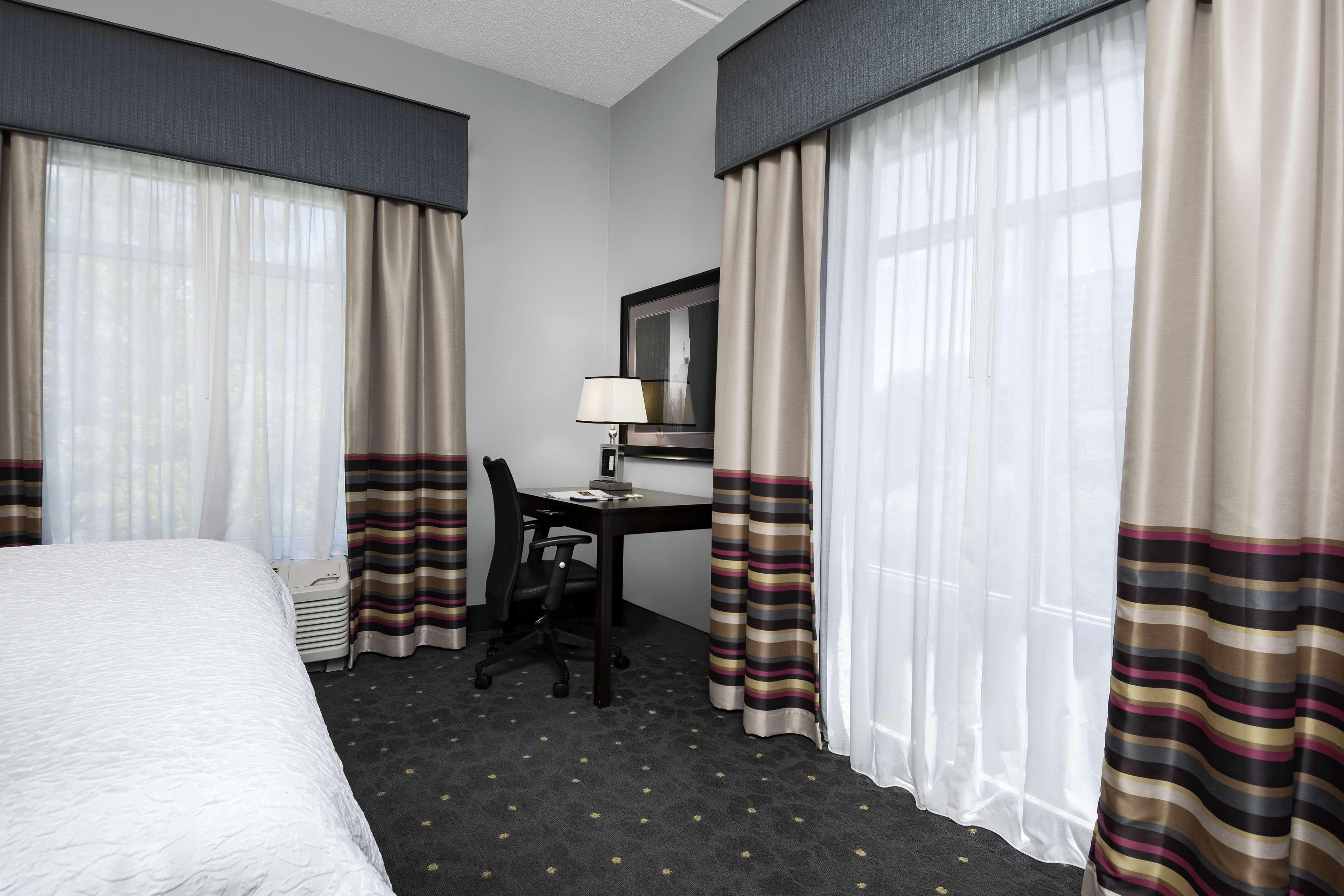Hampton Inn & Suites - Raleigh Downtown מראה חיצוני תמונה