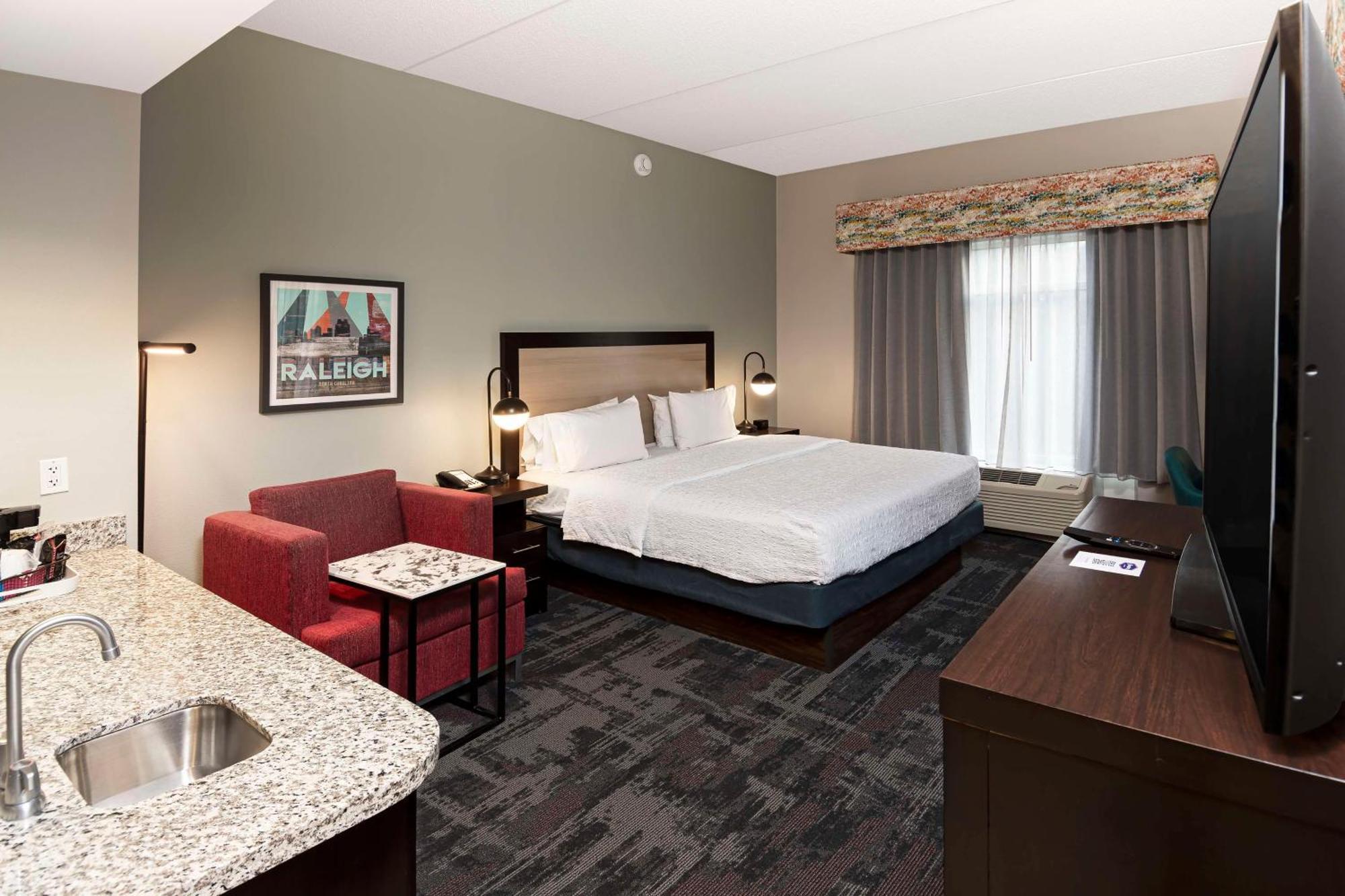 Hampton Inn & Suites - Raleigh Downtown מראה חיצוני תמונה