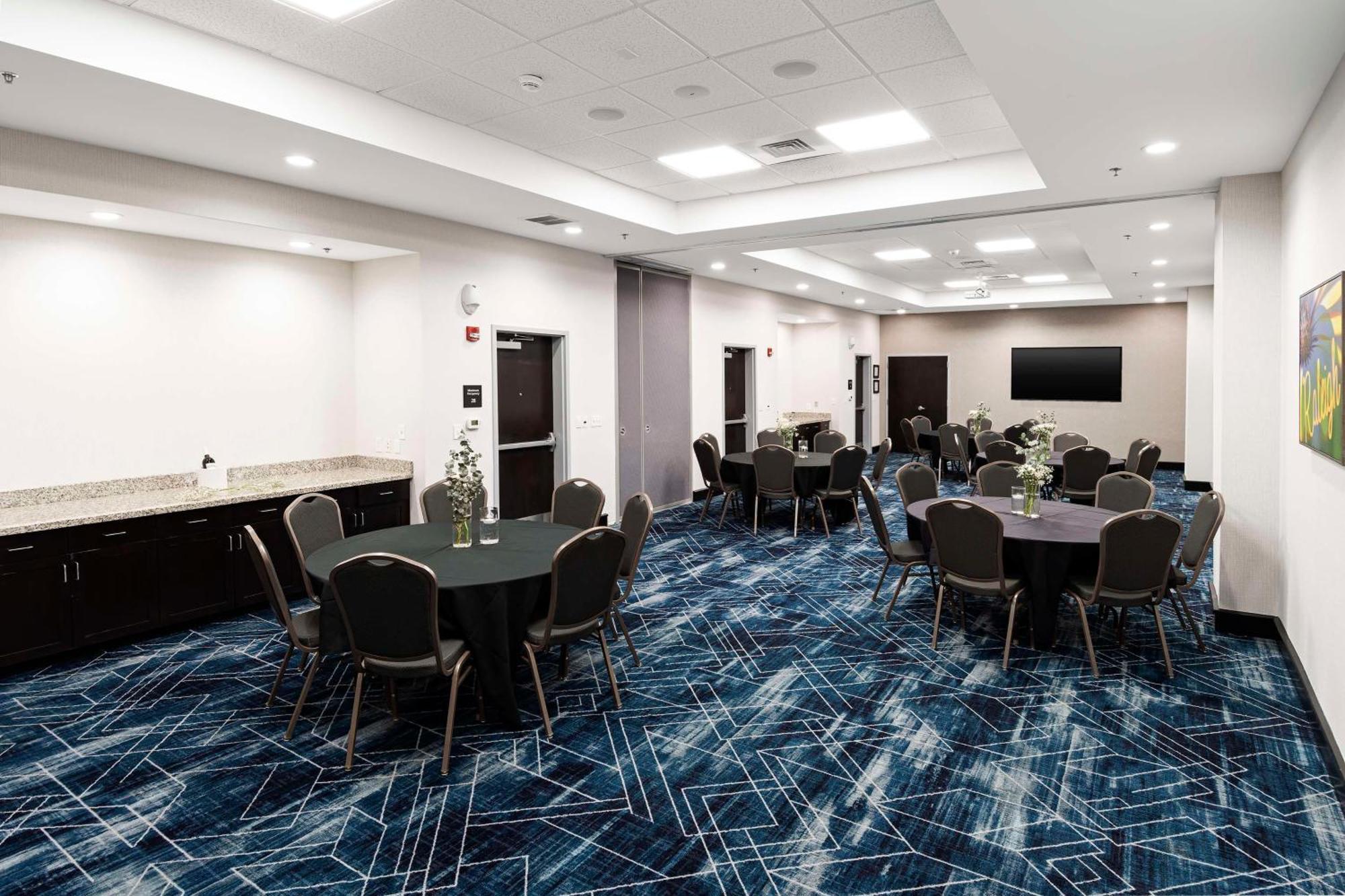 Hampton Inn & Suites - Raleigh Downtown מראה חיצוני תמונה