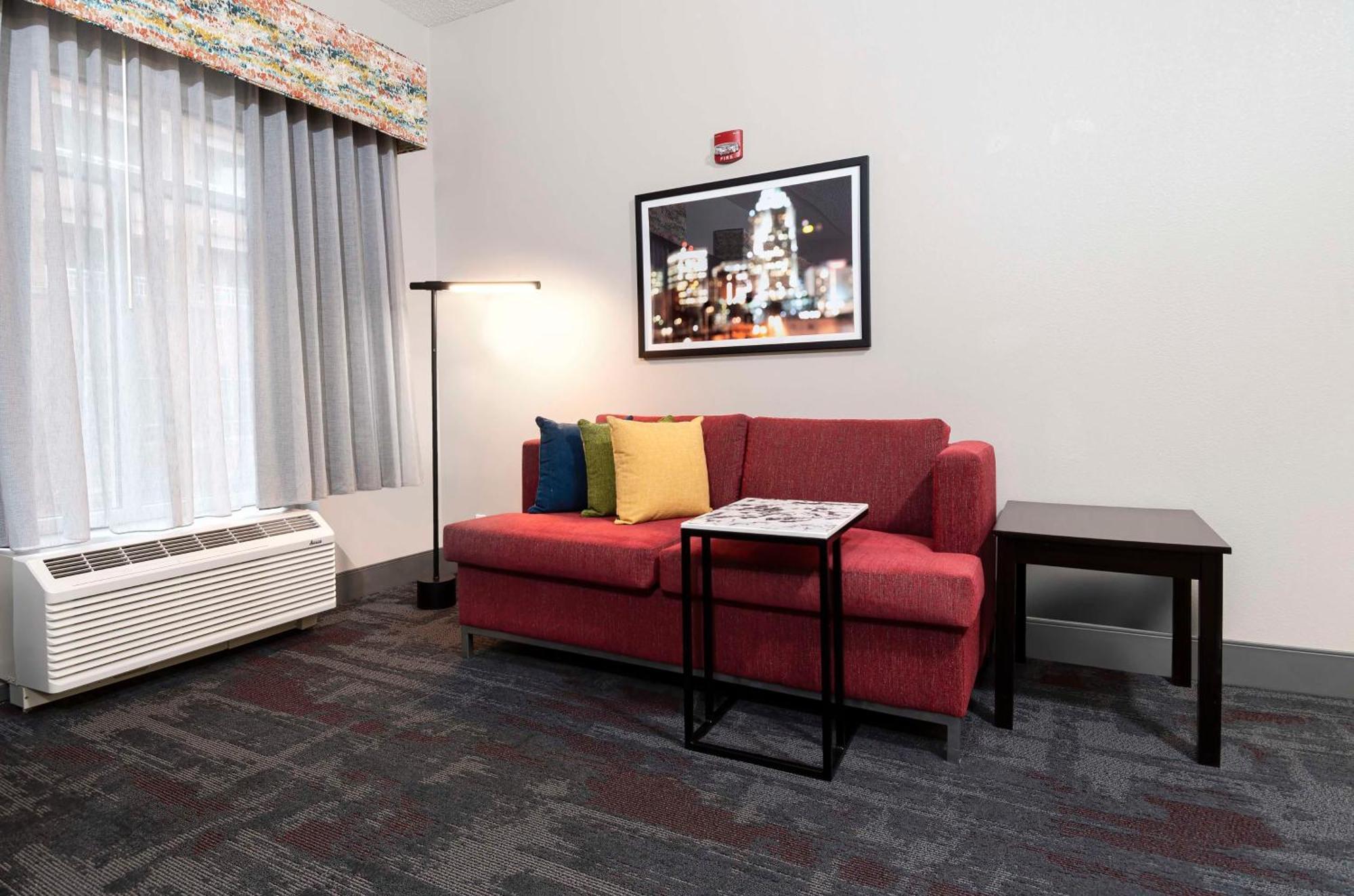 Hampton Inn & Suites - Raleigh Downtown מראה חיצוני תמונה