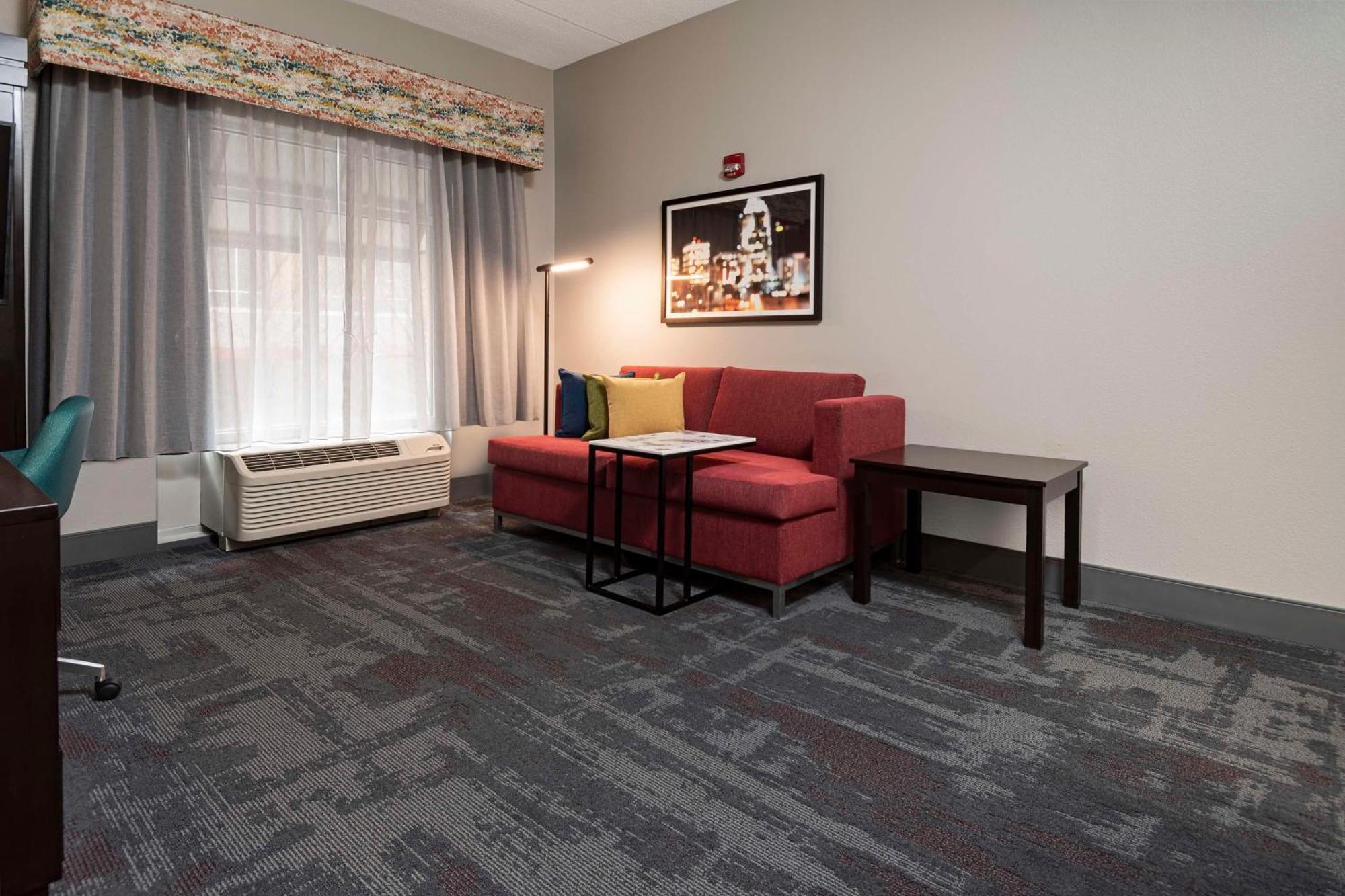 Hampton Inn & Suites - Raleigh Downtown מראה חיצוני תמונה