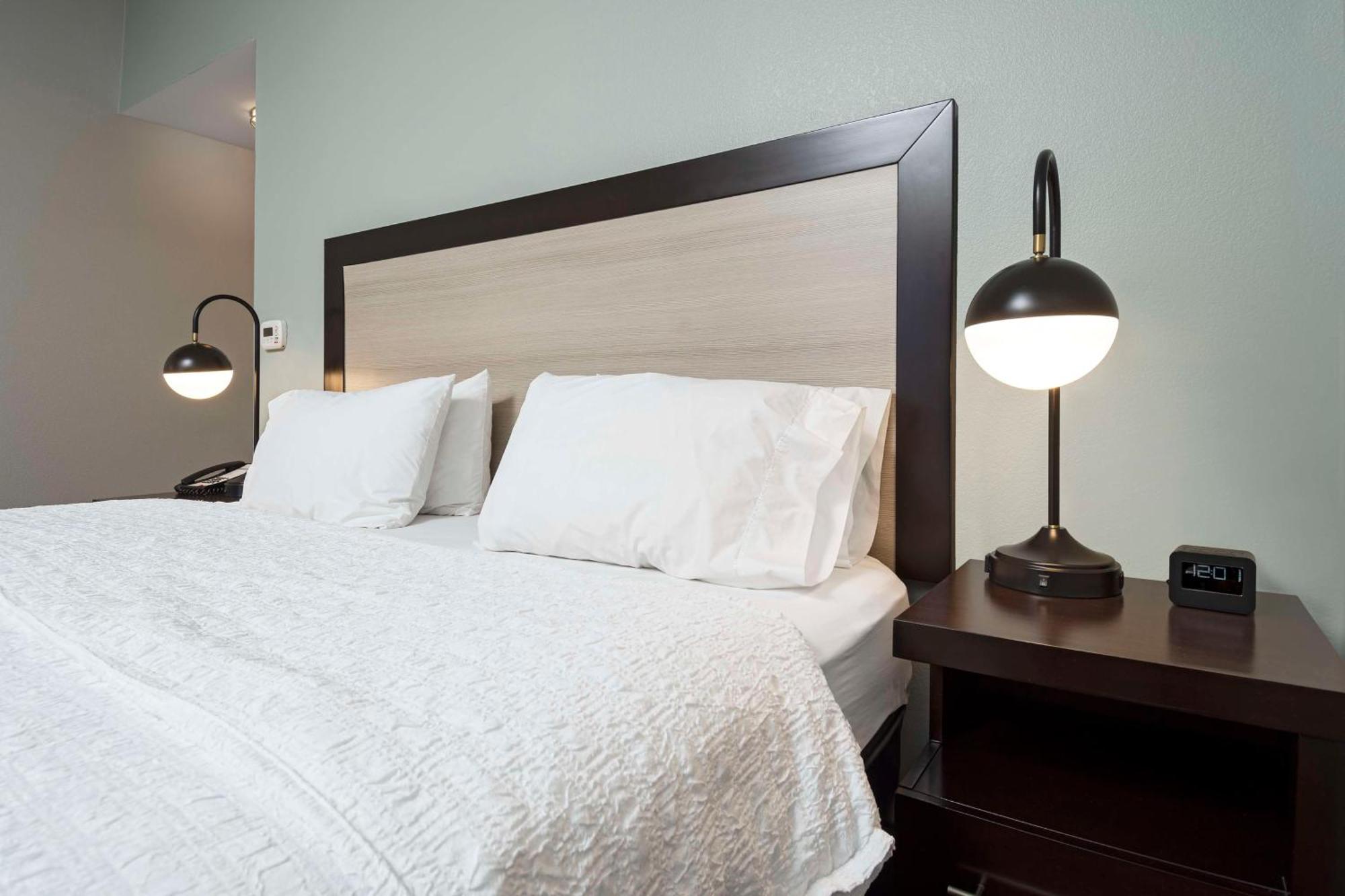 Hampton Inn & Suites - Raleigh Downtown מראה חיצוני תמונה