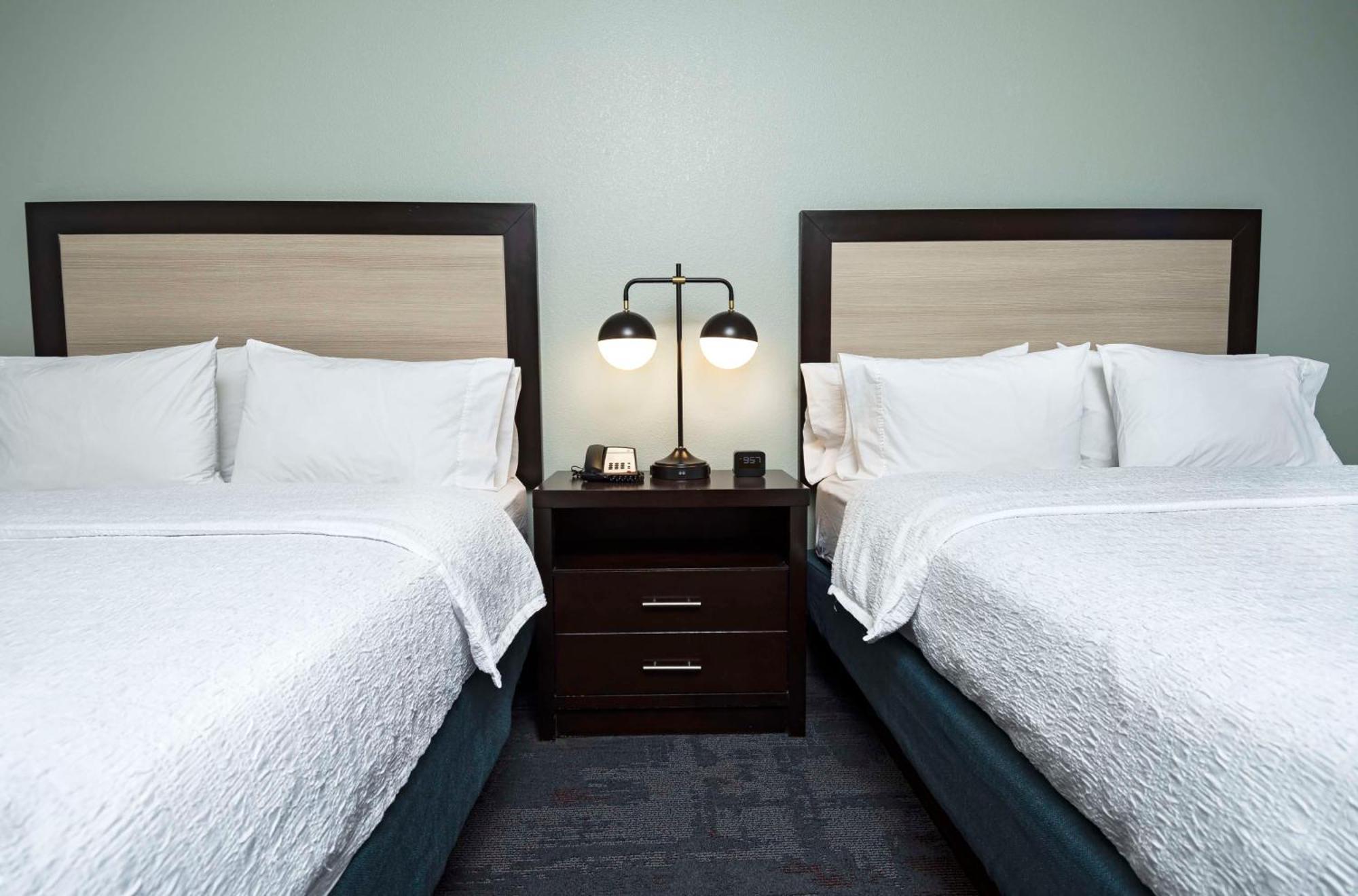Hampton Inn & Suites - Raleigh Downtown מראה חיצוני תמונה