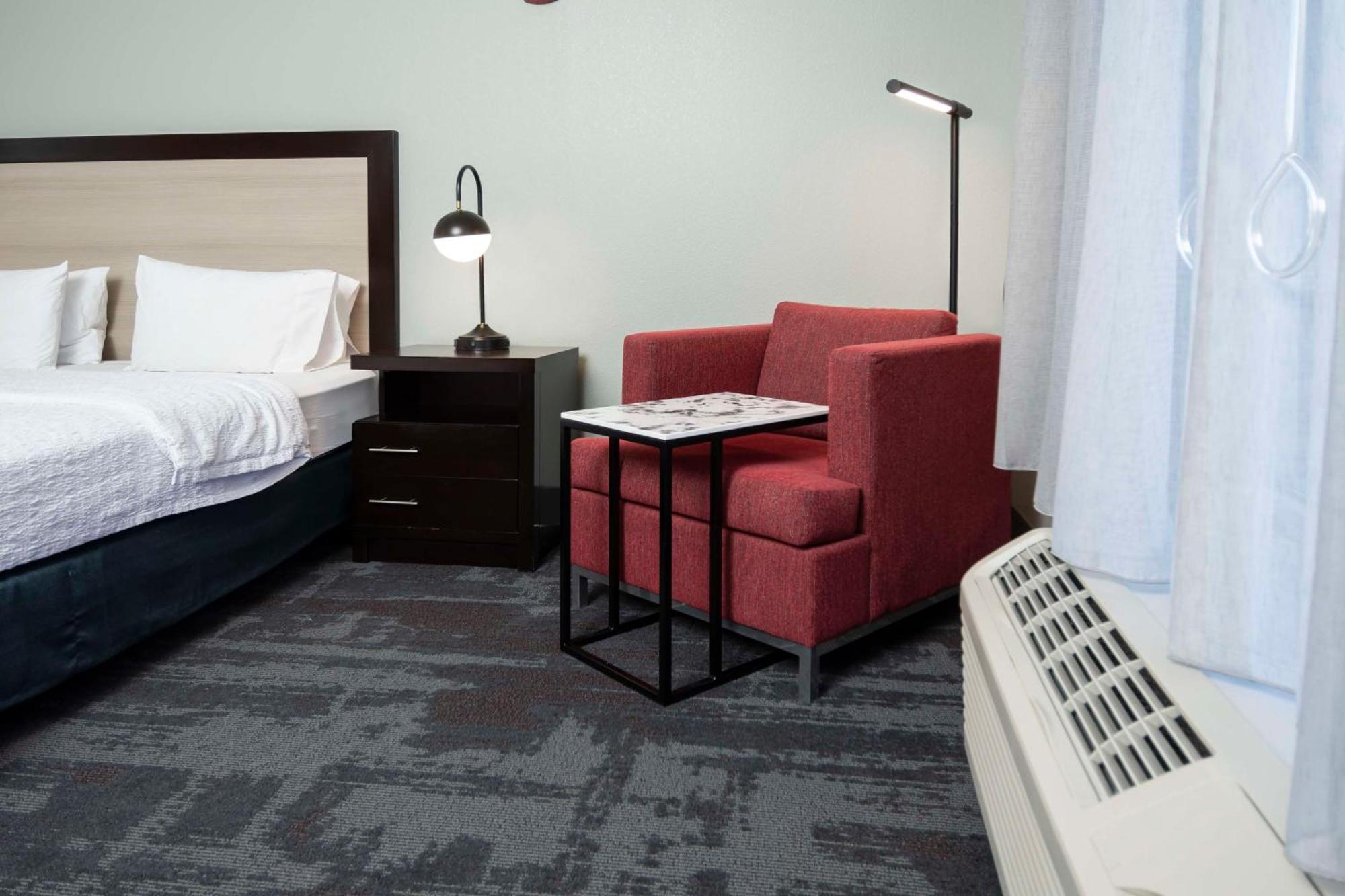 Hampton Inn & Suites - Raleigh Downtown מראה חיצוני תמונה