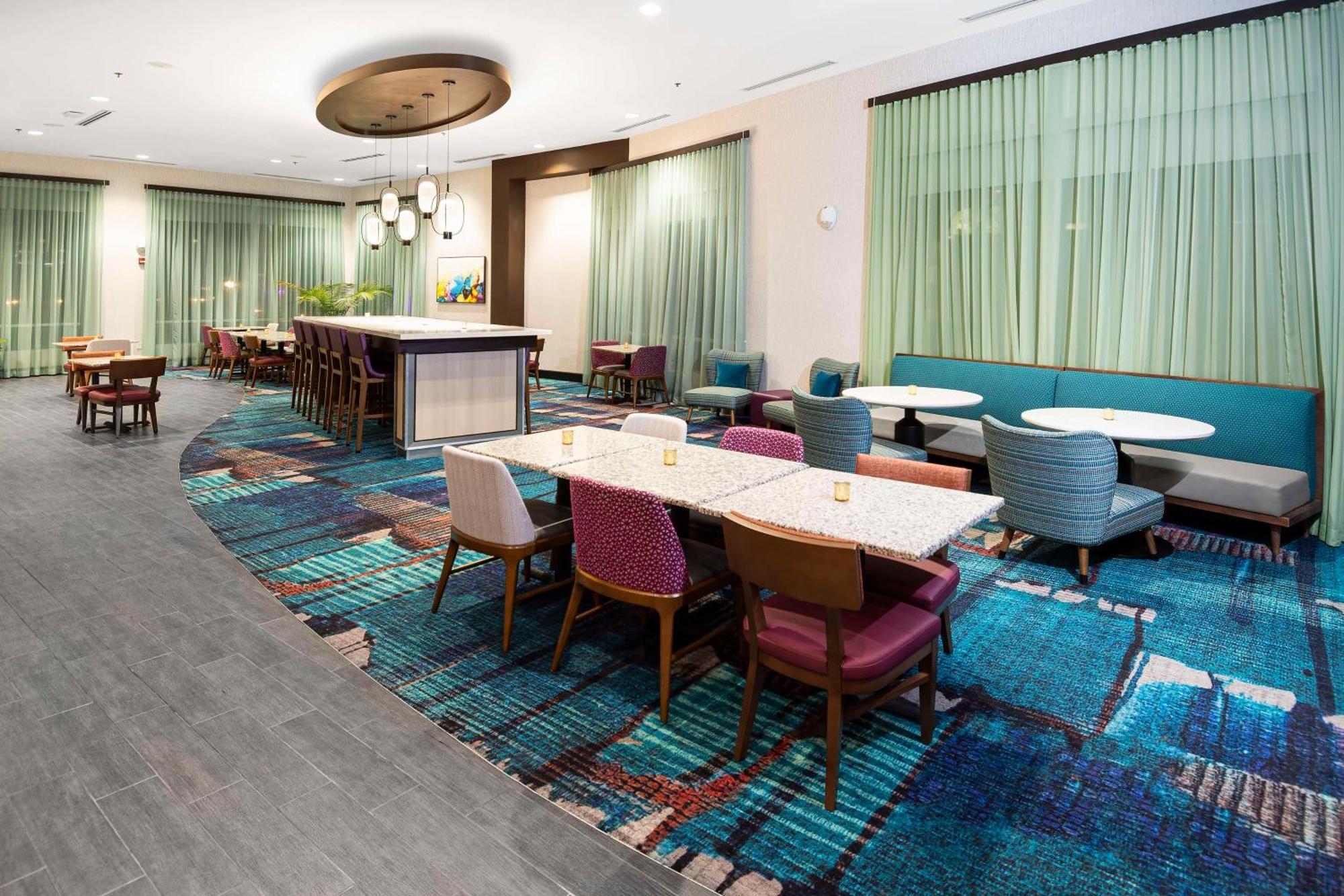 Hampton Inn & Suites - Raleigh Downtown מראה חיצוני תמונה