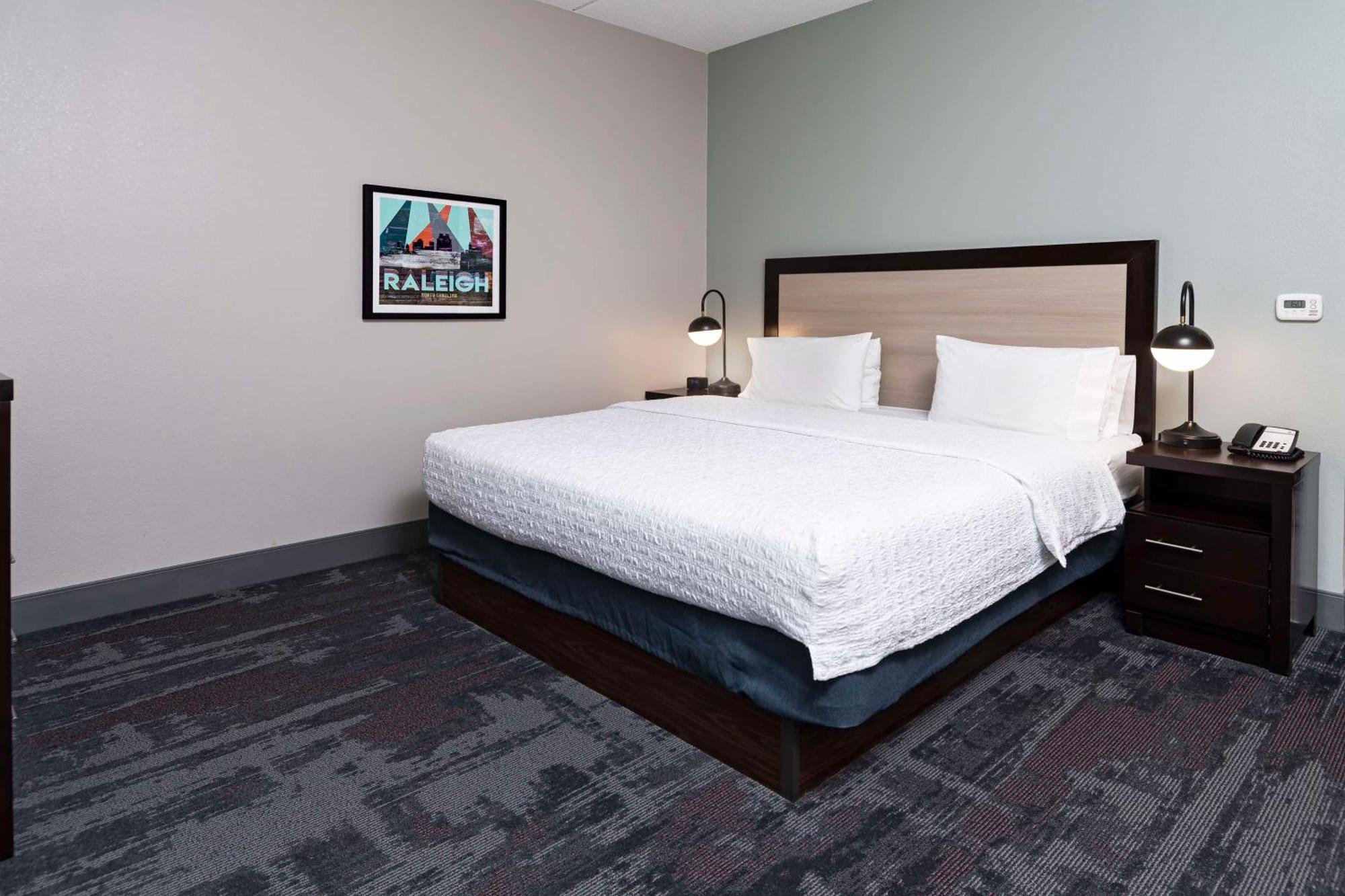 Hampton Inn & Suites - Raleigh Downtown מראה חיצוני תמונה